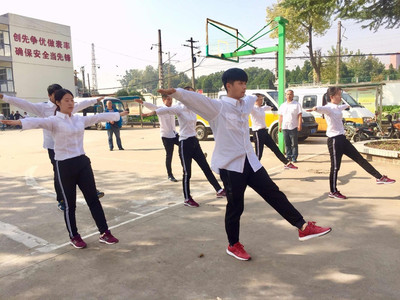工間操大比拼 武漢電務(wù)段以運(yùn)動(dòng)賦能，開(kāi)啟“快樂(lè)工作，健康生活”新篇章